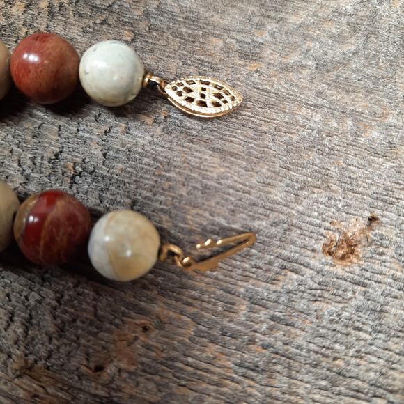 Boho Stone Bracelet W/Green Center Stone - Picture 4 of 6